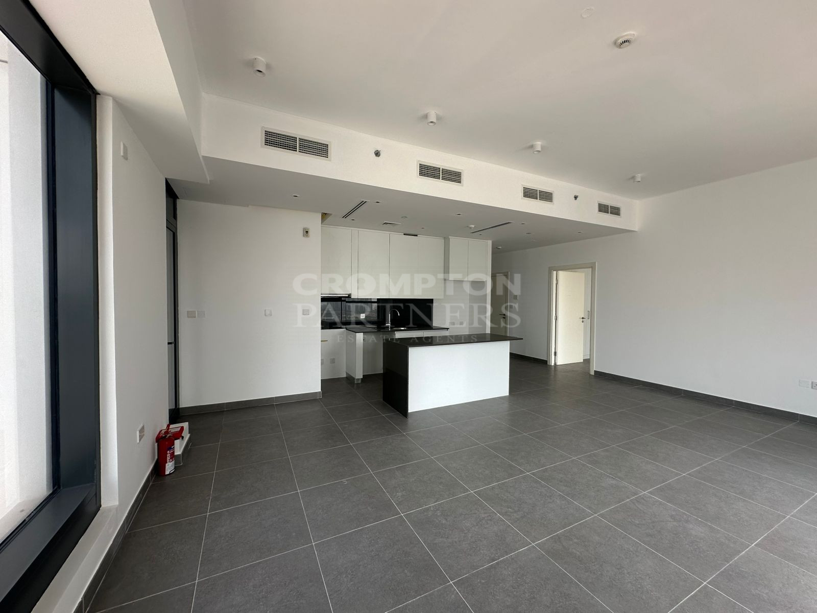 Fancy | Great Location | Vacant And Ready - Photo 4