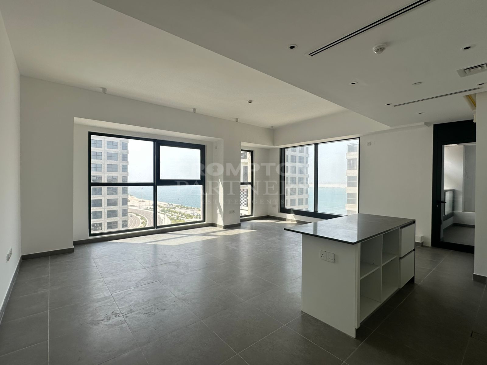 Fancy | Great Location | Vacant And Ready