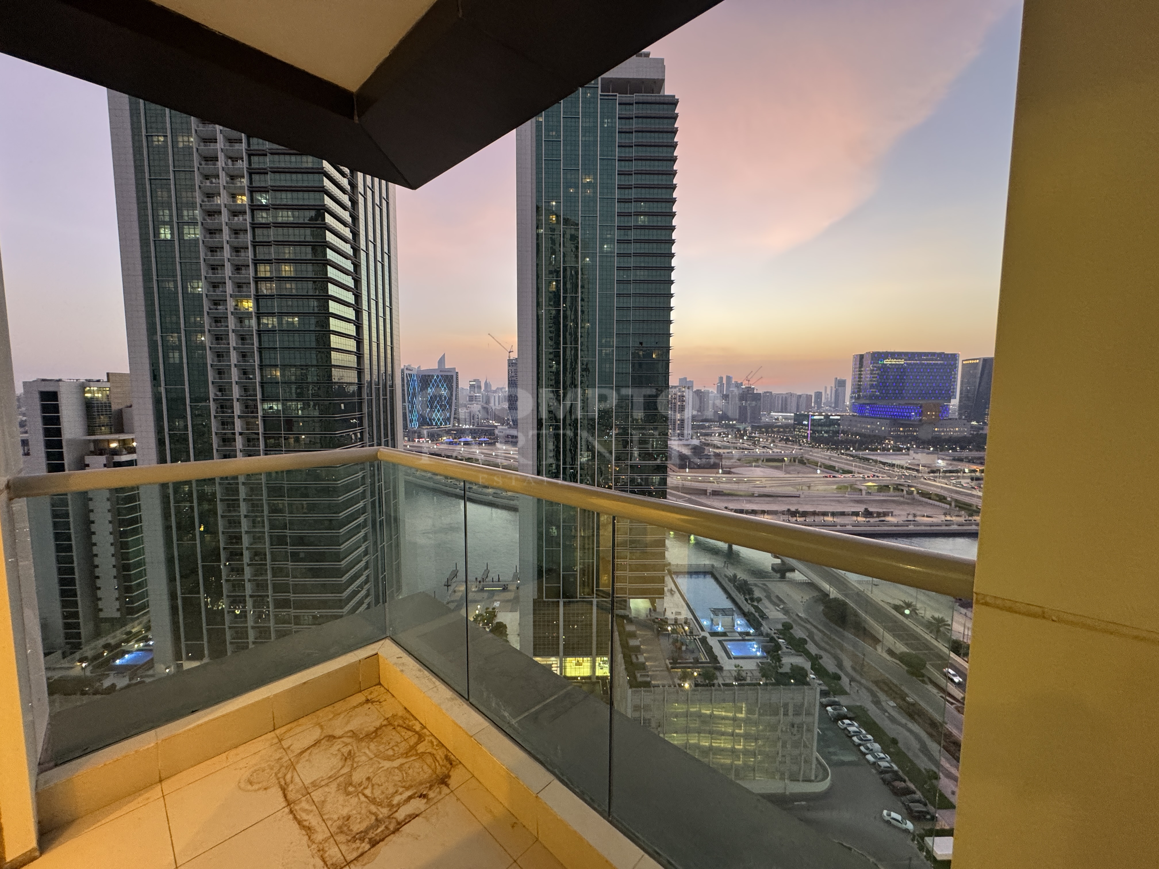 Vacant, Ready to move in, High floor, Invest now! - Photo 4