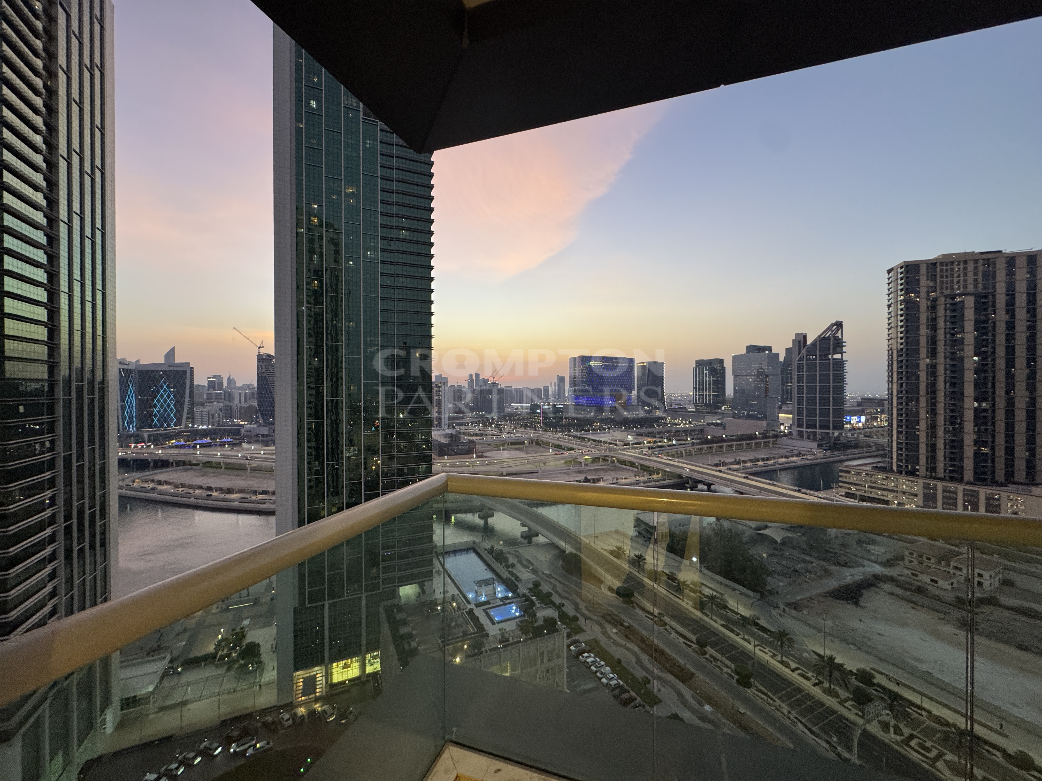 Vacant, Ready to move in, High floor, Invest now! - Photo 3
