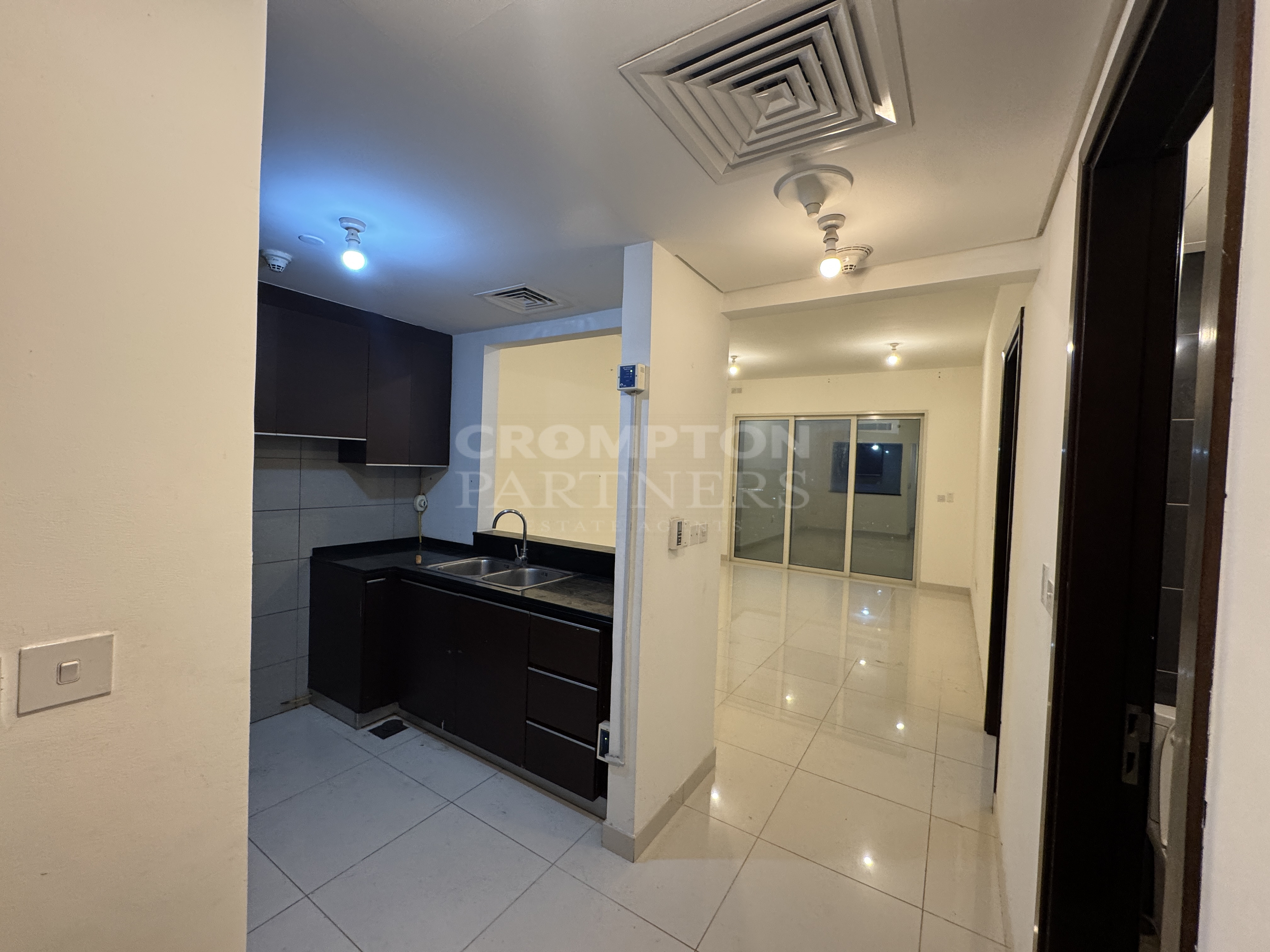 Vacant, Ready to move in, High floor, Invest now! - Photo 5
