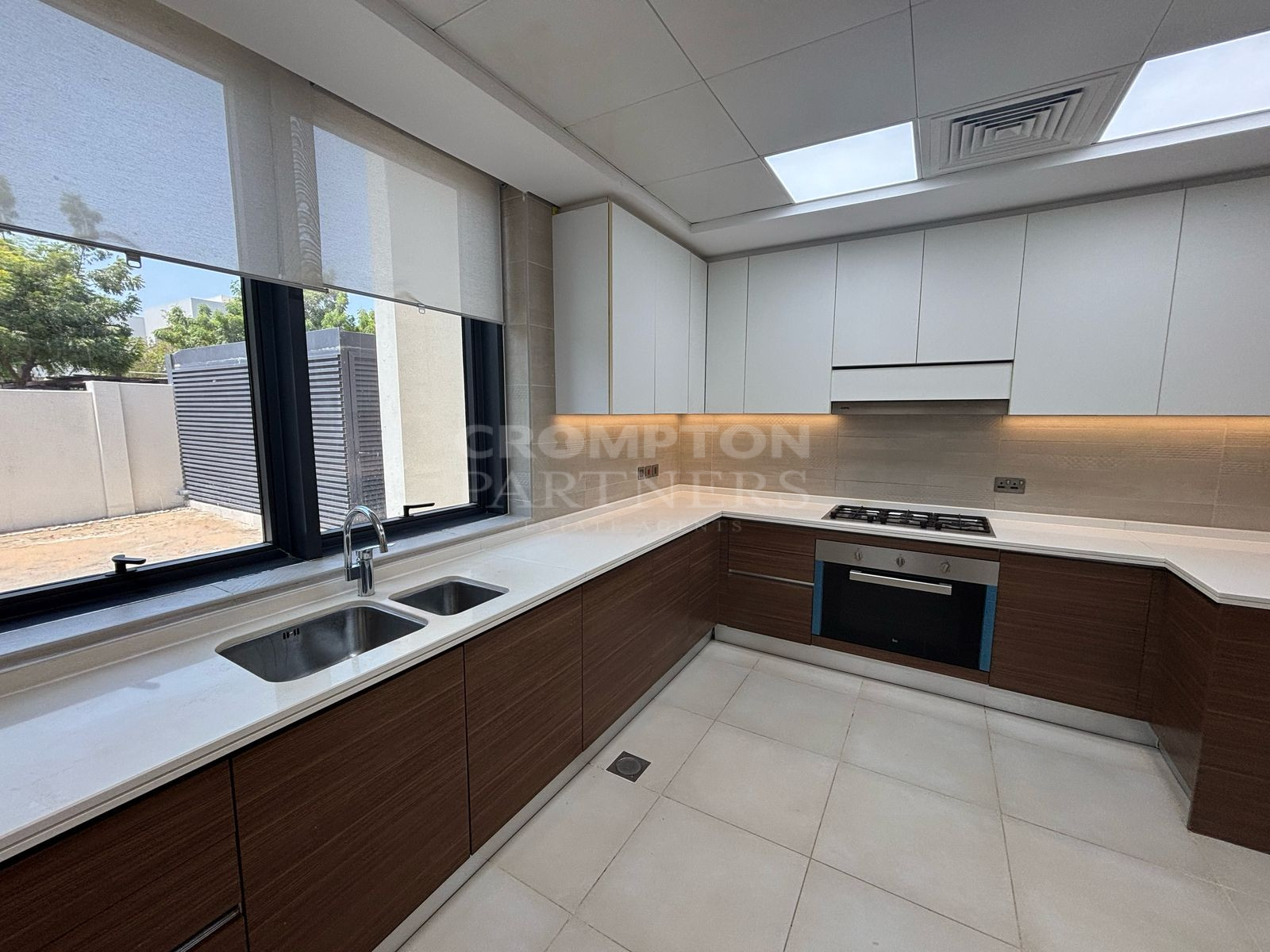 Vacant | Outstanding | Spacious | Inquire Now - Photo 5