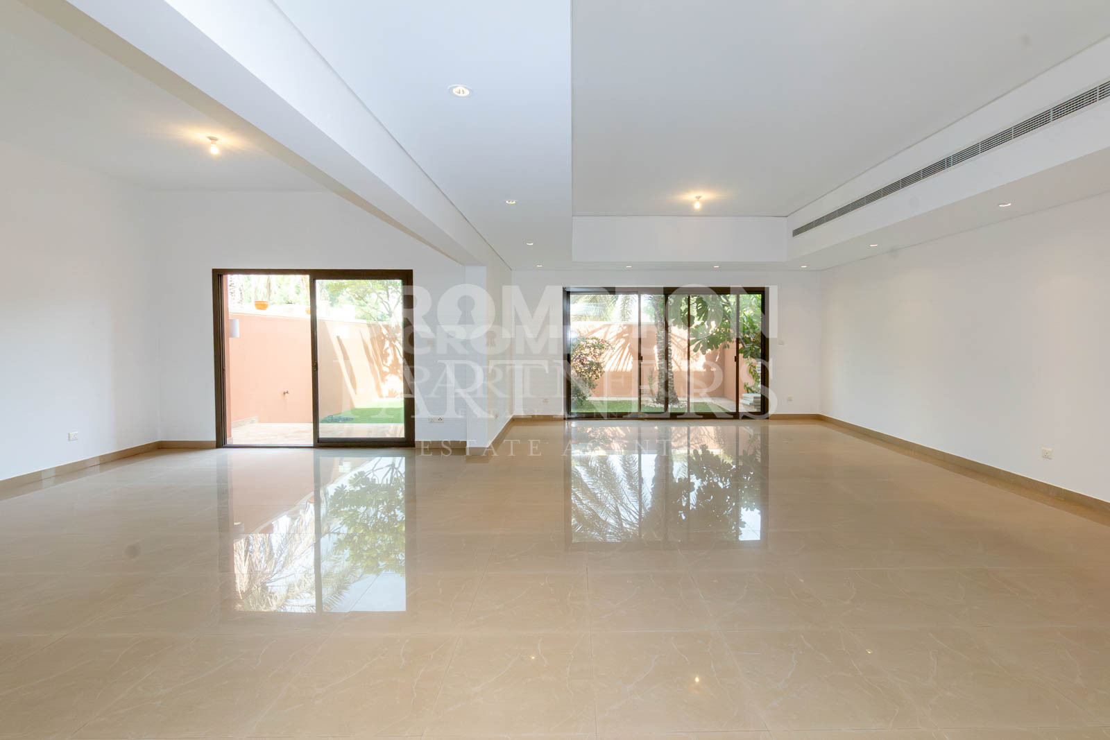 Vacant | Premium 4BR Villa | Gated Community - Photo 2
