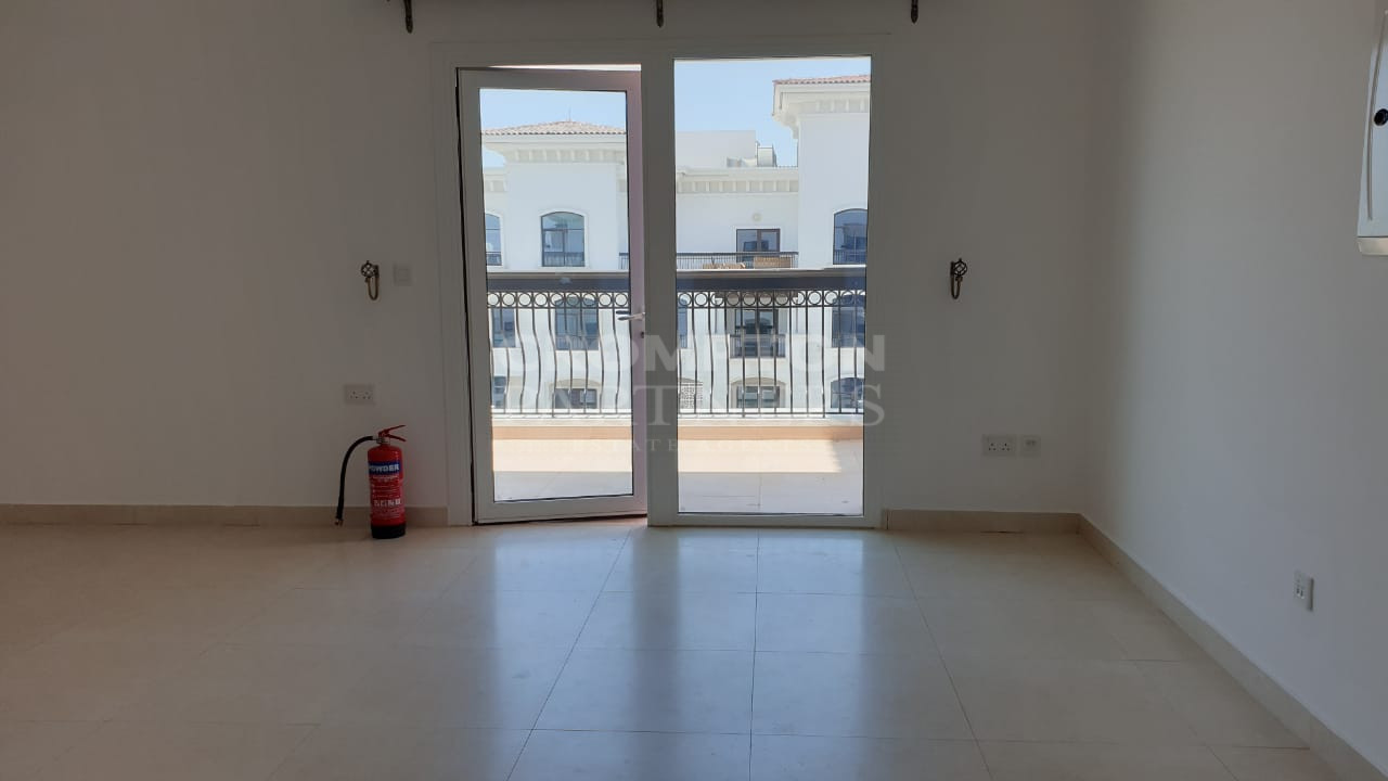 Pool, Golf View | Furnished | High End Facilities - Photo 4
