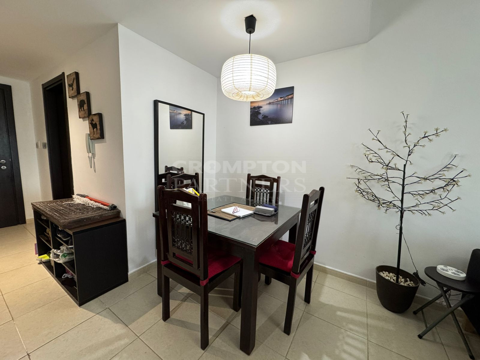 Upcoming | Furnished | Well-Maintained   - Photo 4