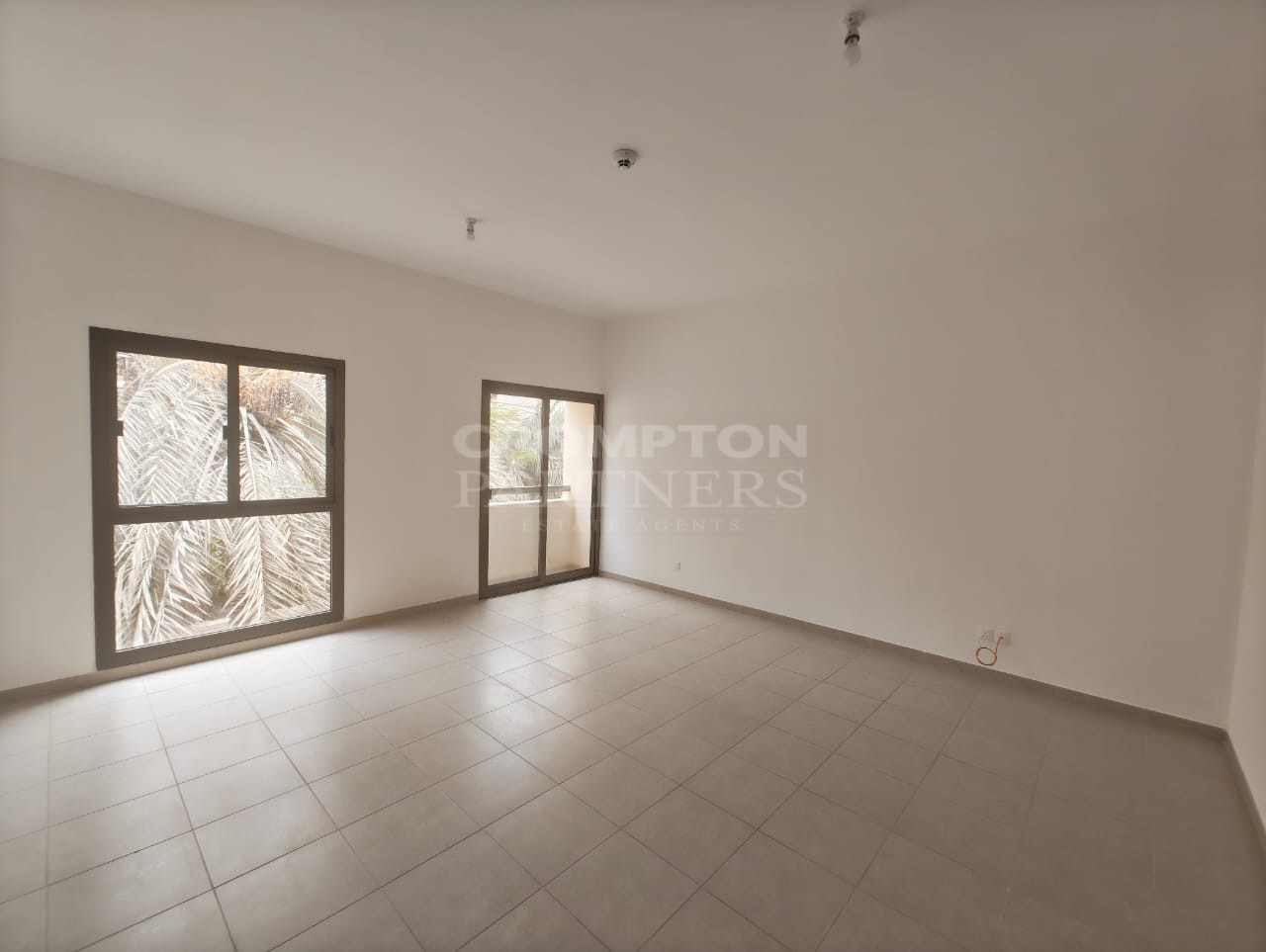 Single Row | Exceptional | Vacant And Ready - Photo 3