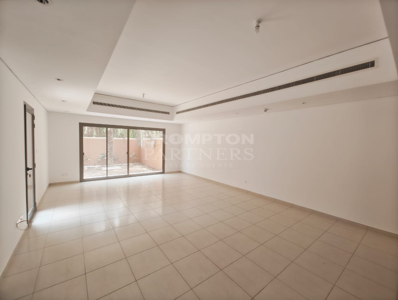 Single Row | Exceptional | Vacant And Ready - Photo 2