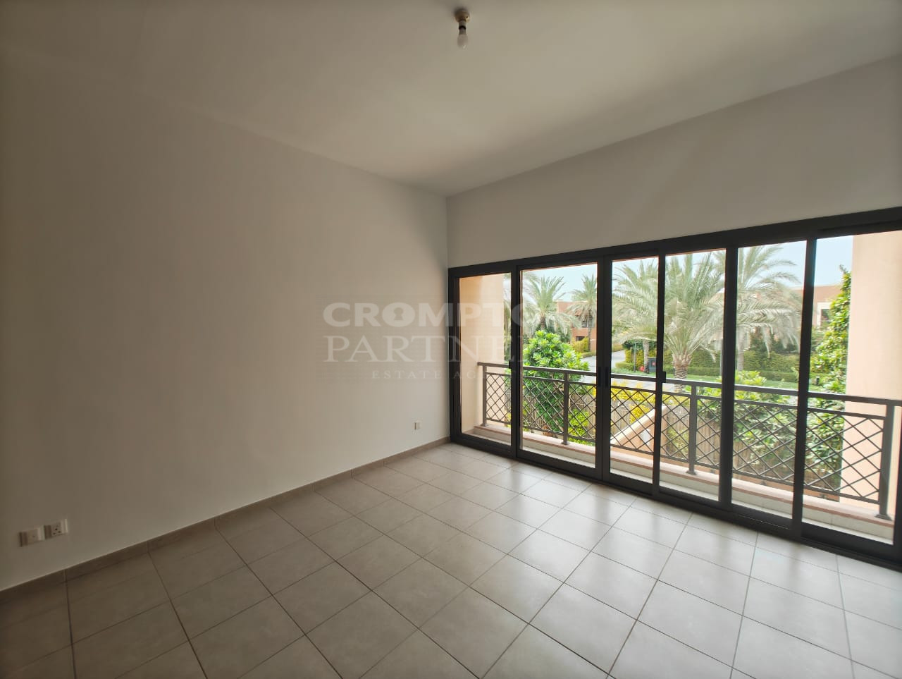 Exceptional | Vacant And Ready | Call Now - Photo 3