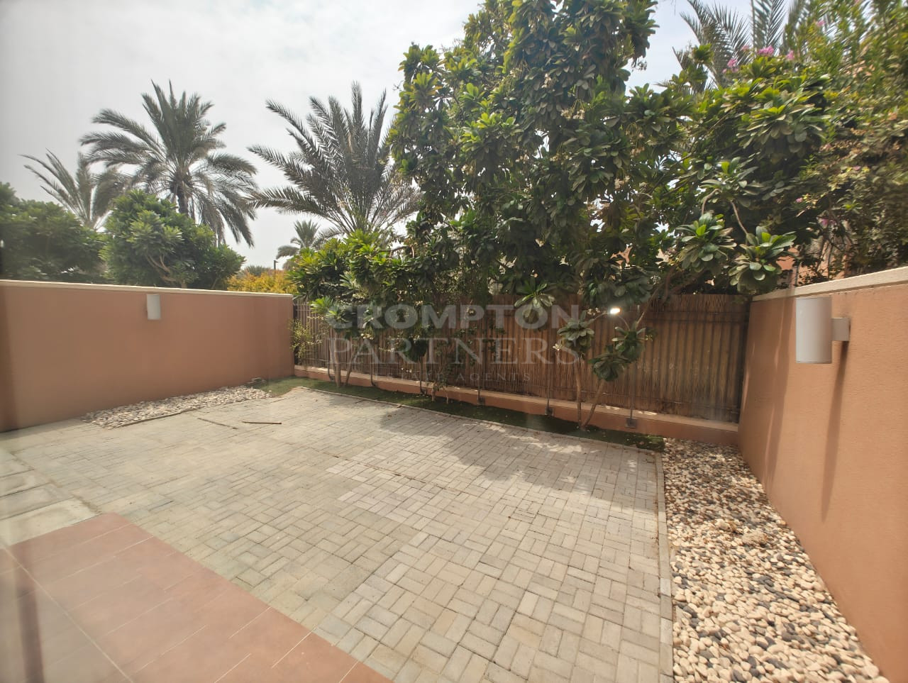 Exceptional | Vacant And Ready | Call Now - Photo 2