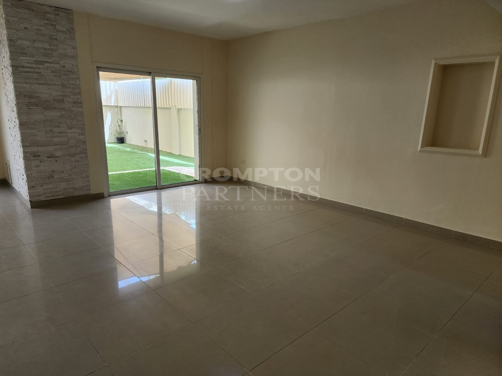 Amazing | Vibrant Community | Close To Airport - Photo 2