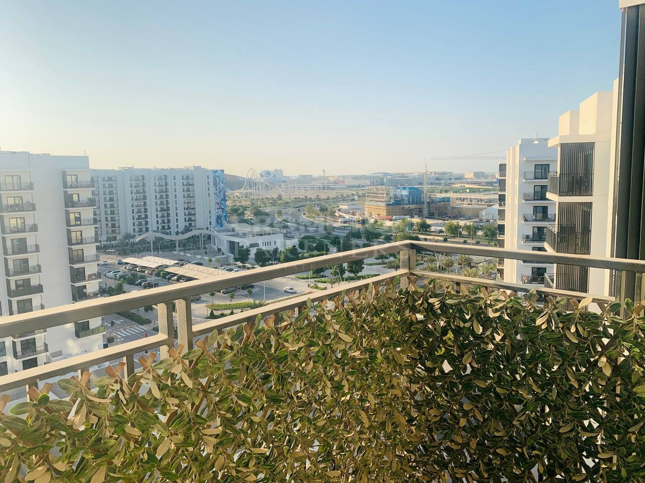 High Floor | Full Canal View | Well Maintained - Photo 5