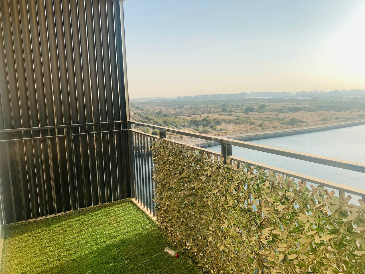 High Floor | Full Canal View | Well Maintained - Photo 4