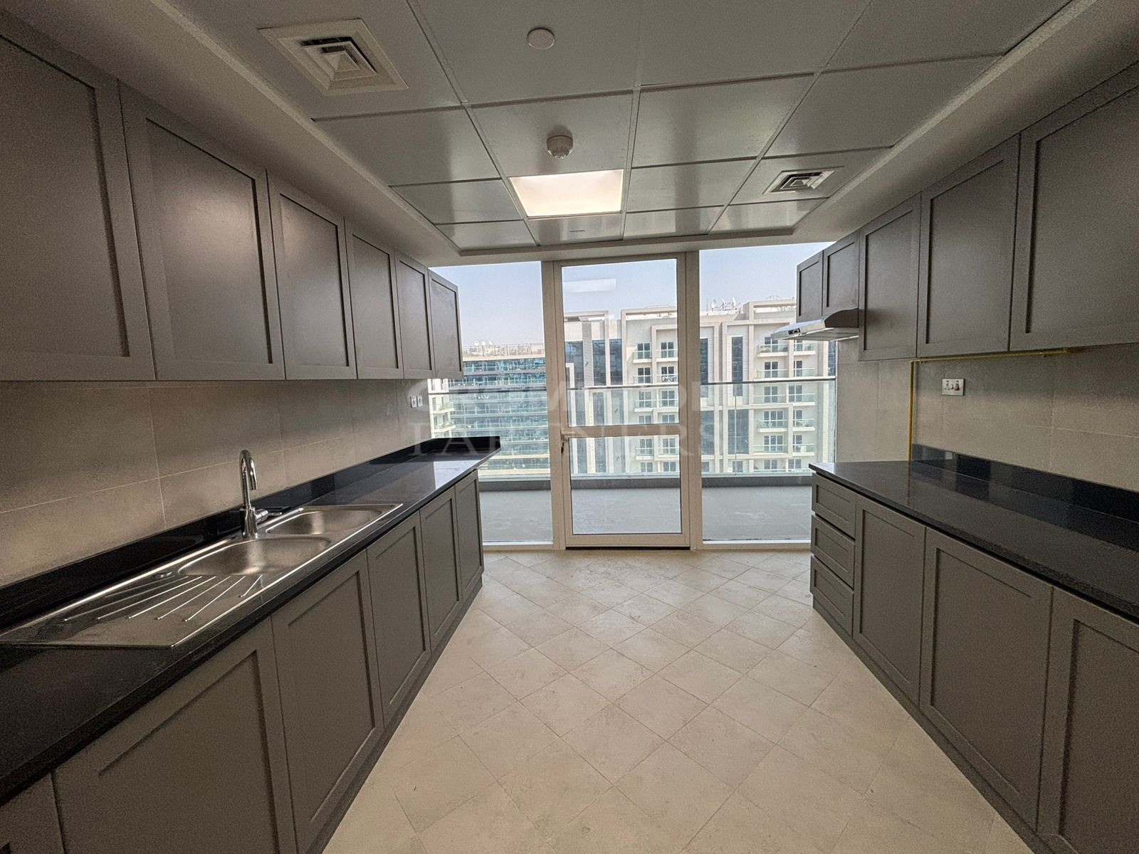 Spacious | Modernized | Vacant And Ready - Photo 4