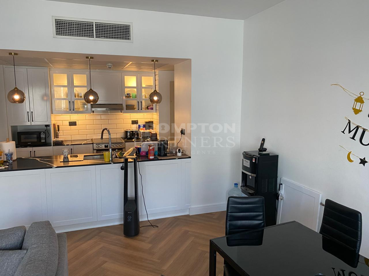  Fully renovated | Spacious |  Mid-floor Unit