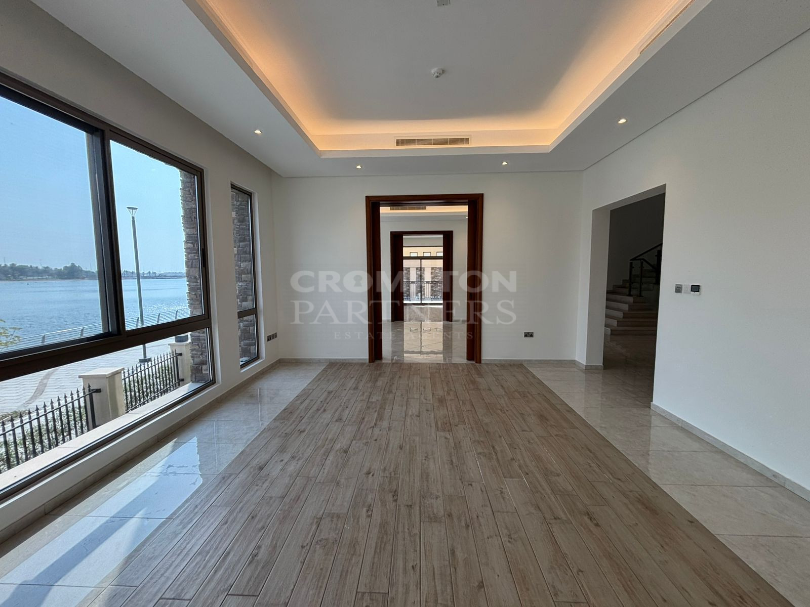 Move-in Ready | Water Front | With Private Pool - Photo 4