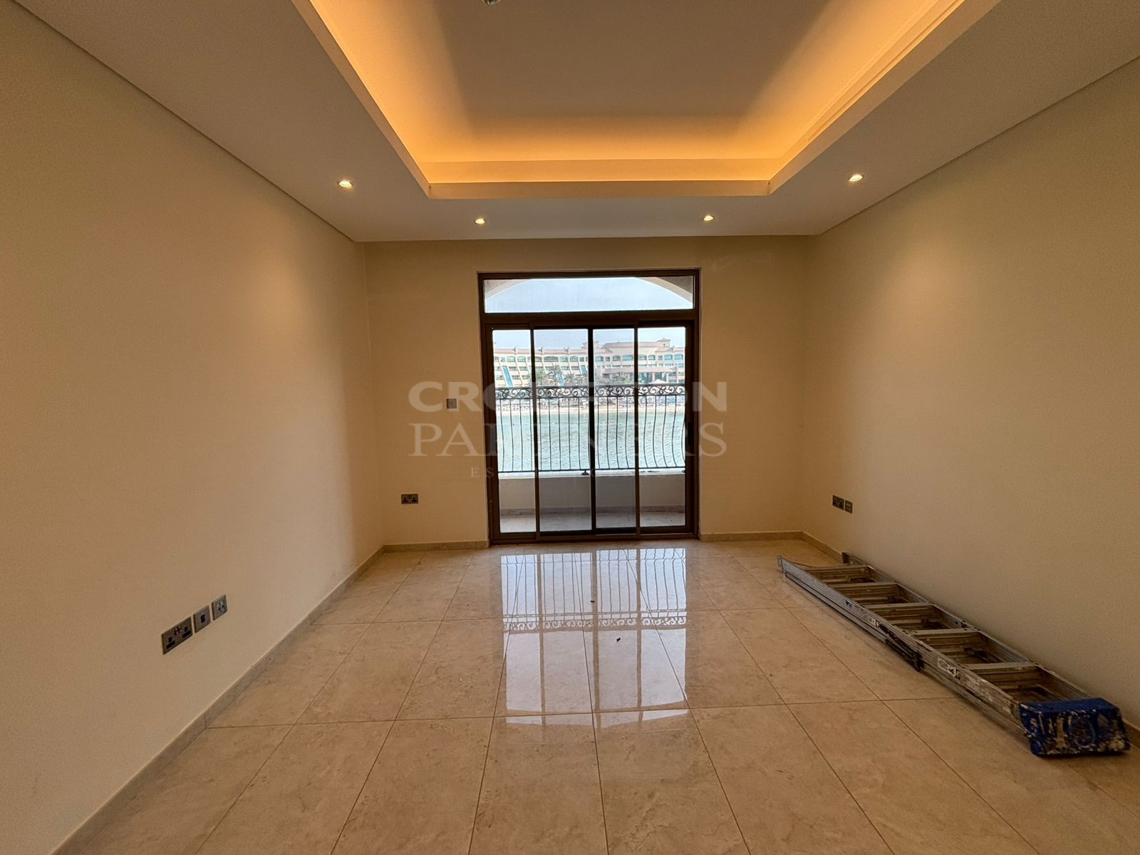 Excellent Family Home | Water Views | Vacant - Photo 5