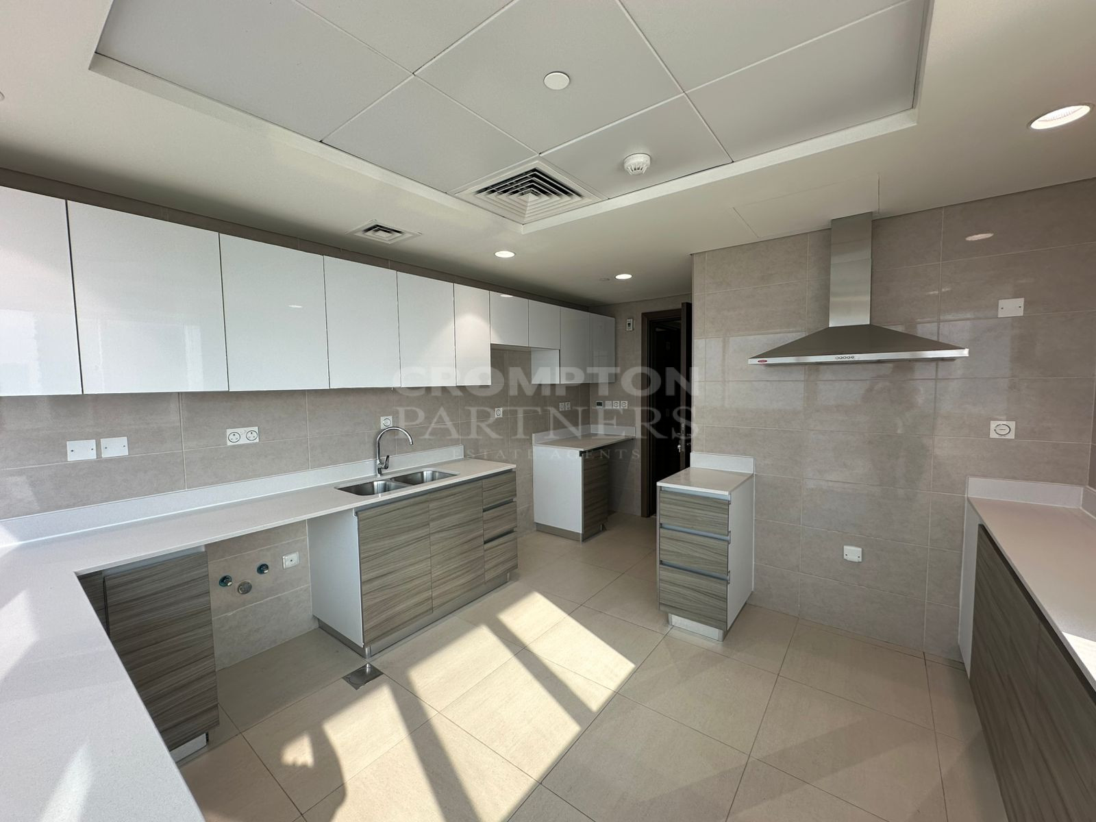 Extraordinary | Spacious | Ready To Move In - Photo 5