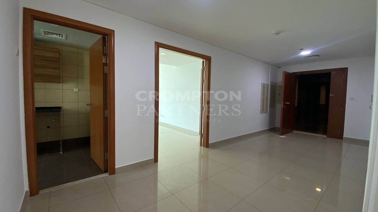 Bright 2BR with Maid| High Floor | Big Layout - Photo 5