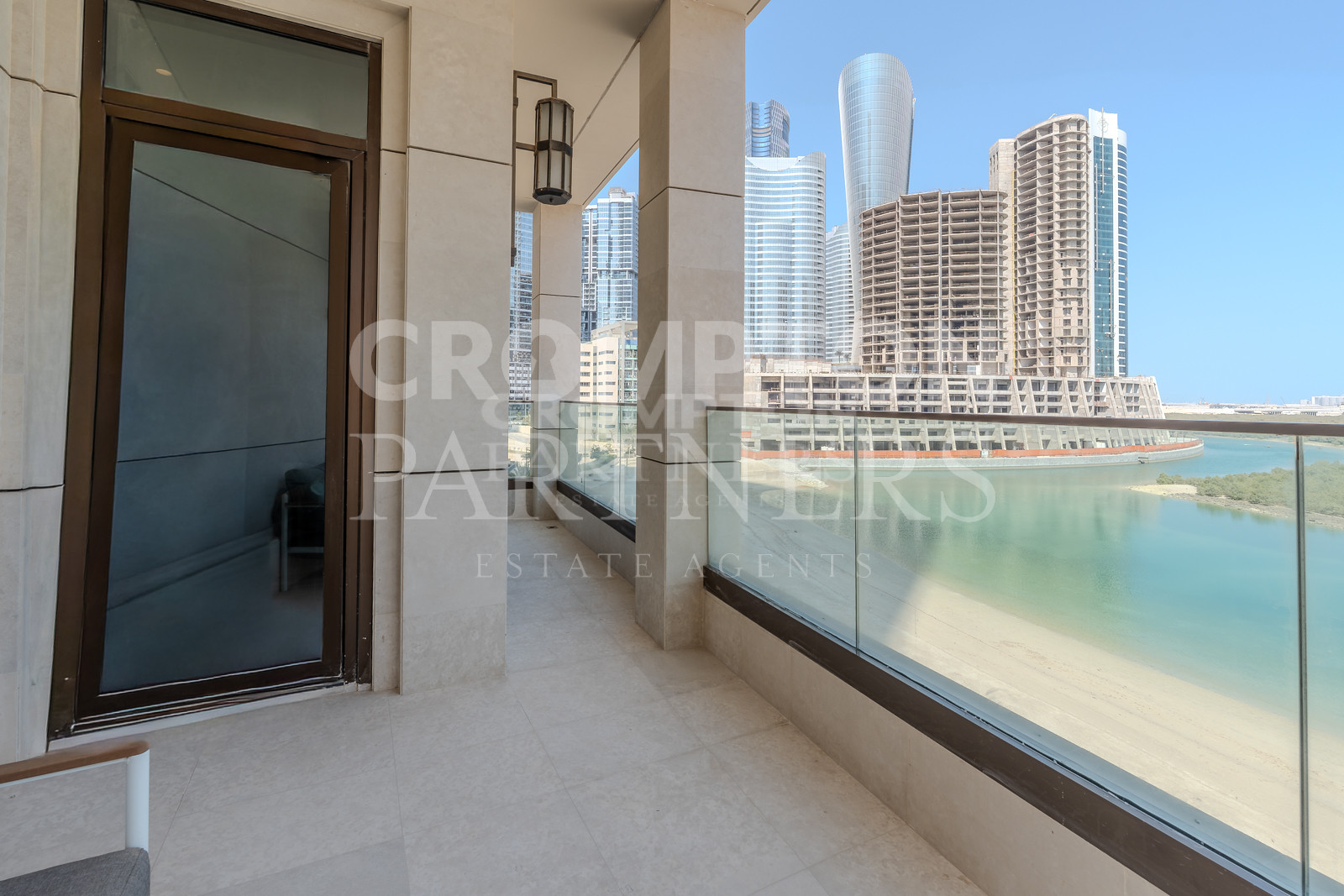 Owner Occupied | Luxurious | High End Facilities - Photo 2