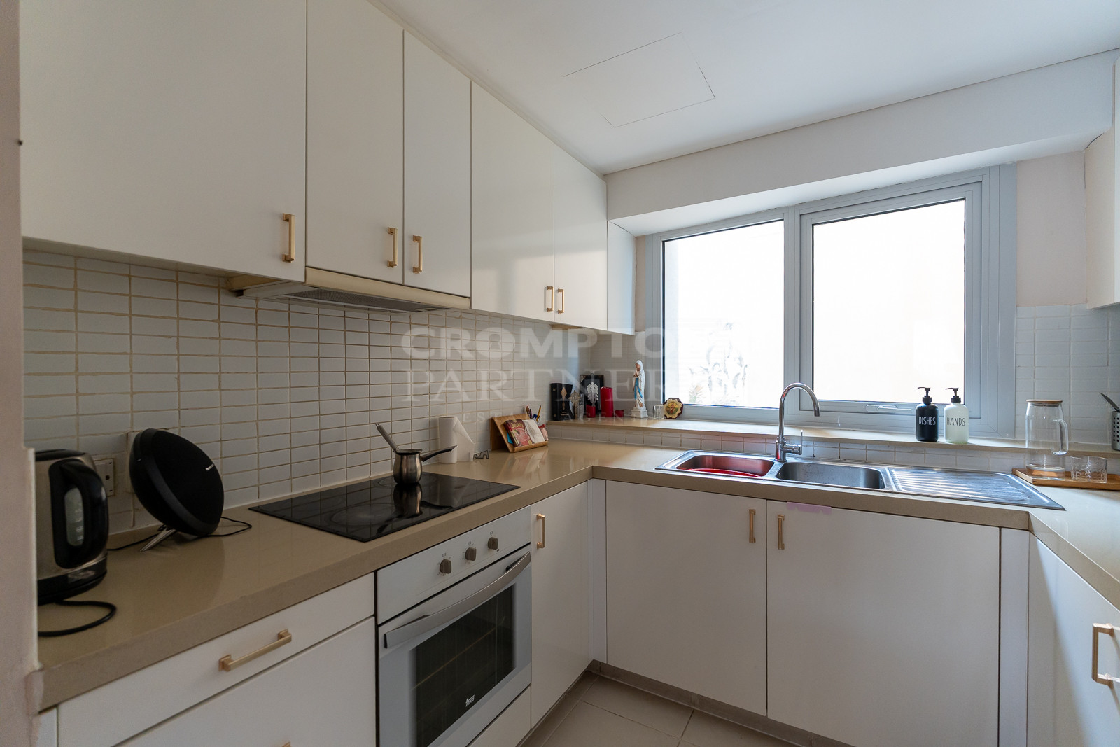 Low Floor | Garden View | Well Maintained - Photo 5