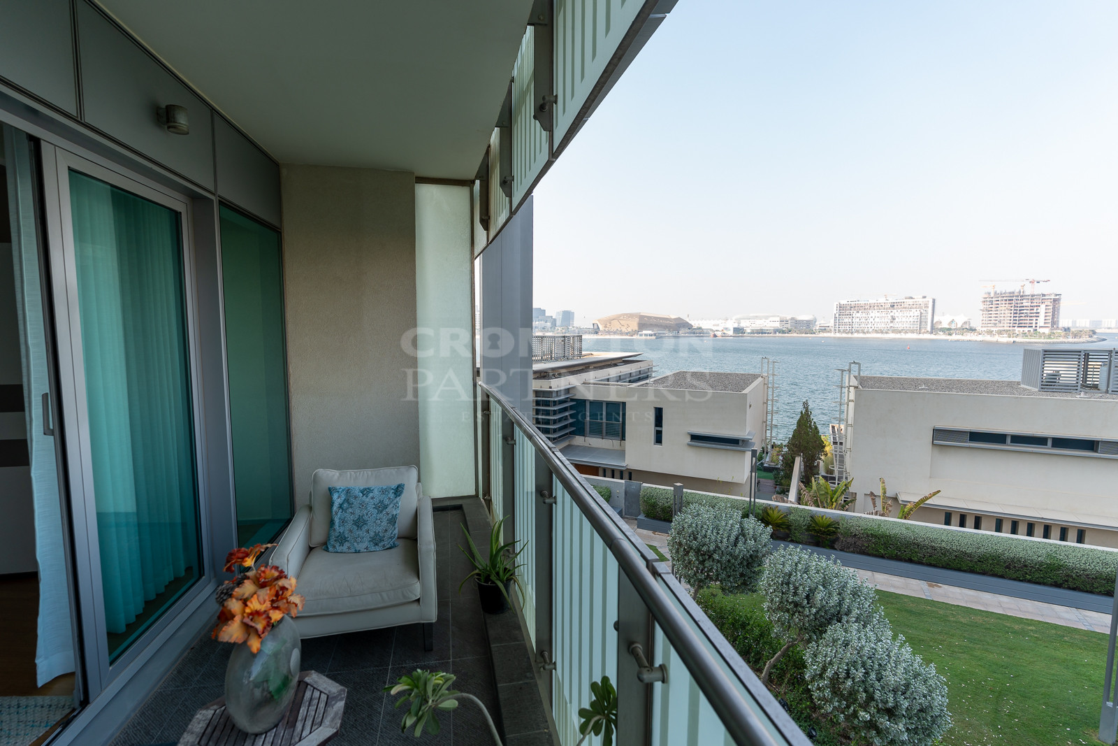 4+ Maid | Partial Sea View| Private Beach Access - Photo 4