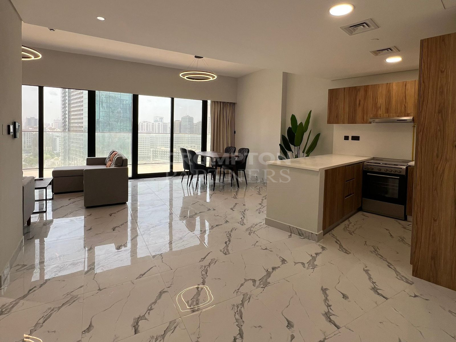 DUPLEX, Exclusive Corner Layout, Amazing Sea View - Photo 2