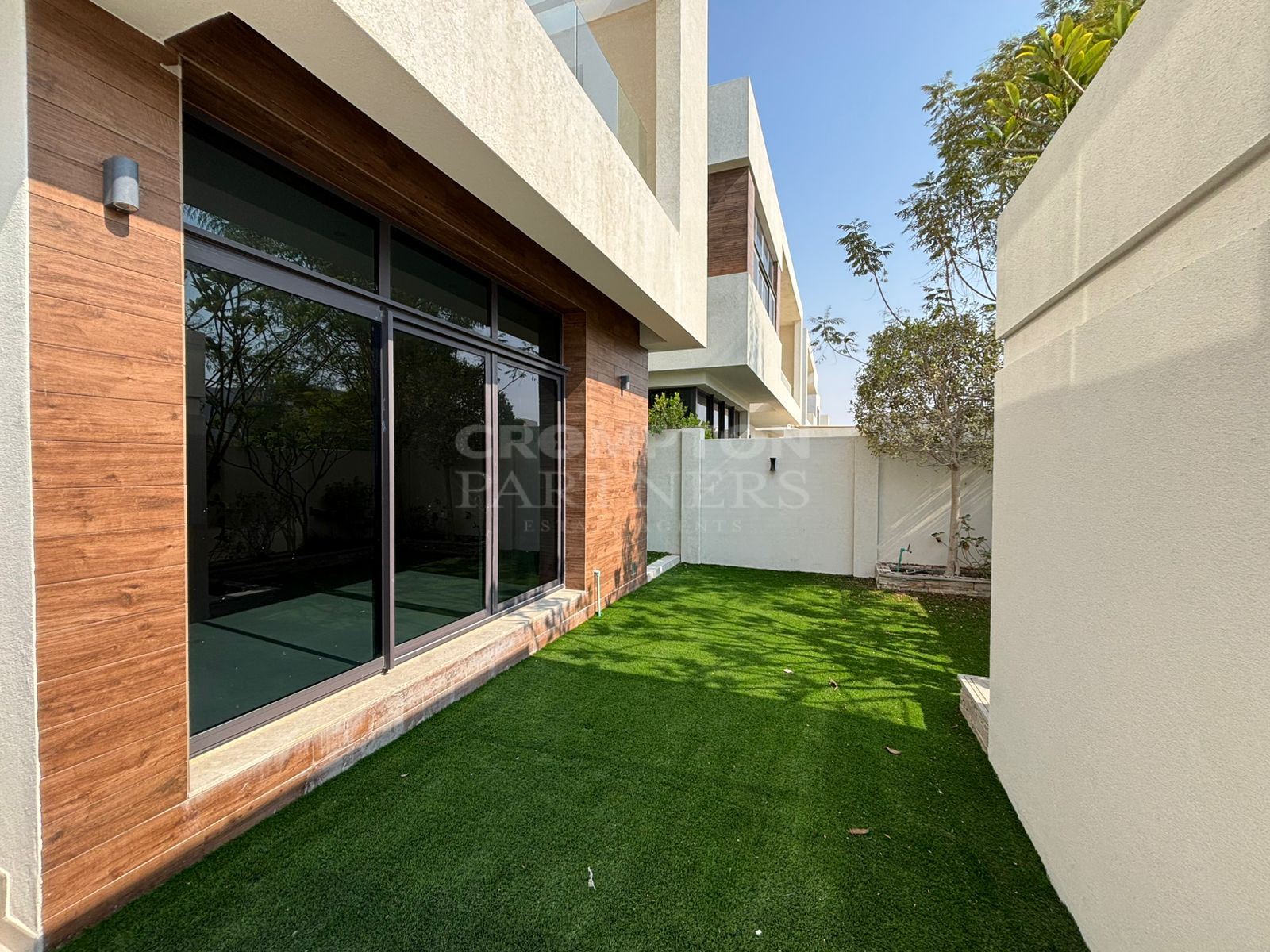 Vacant And Ready | Modern And Bright | Call Now