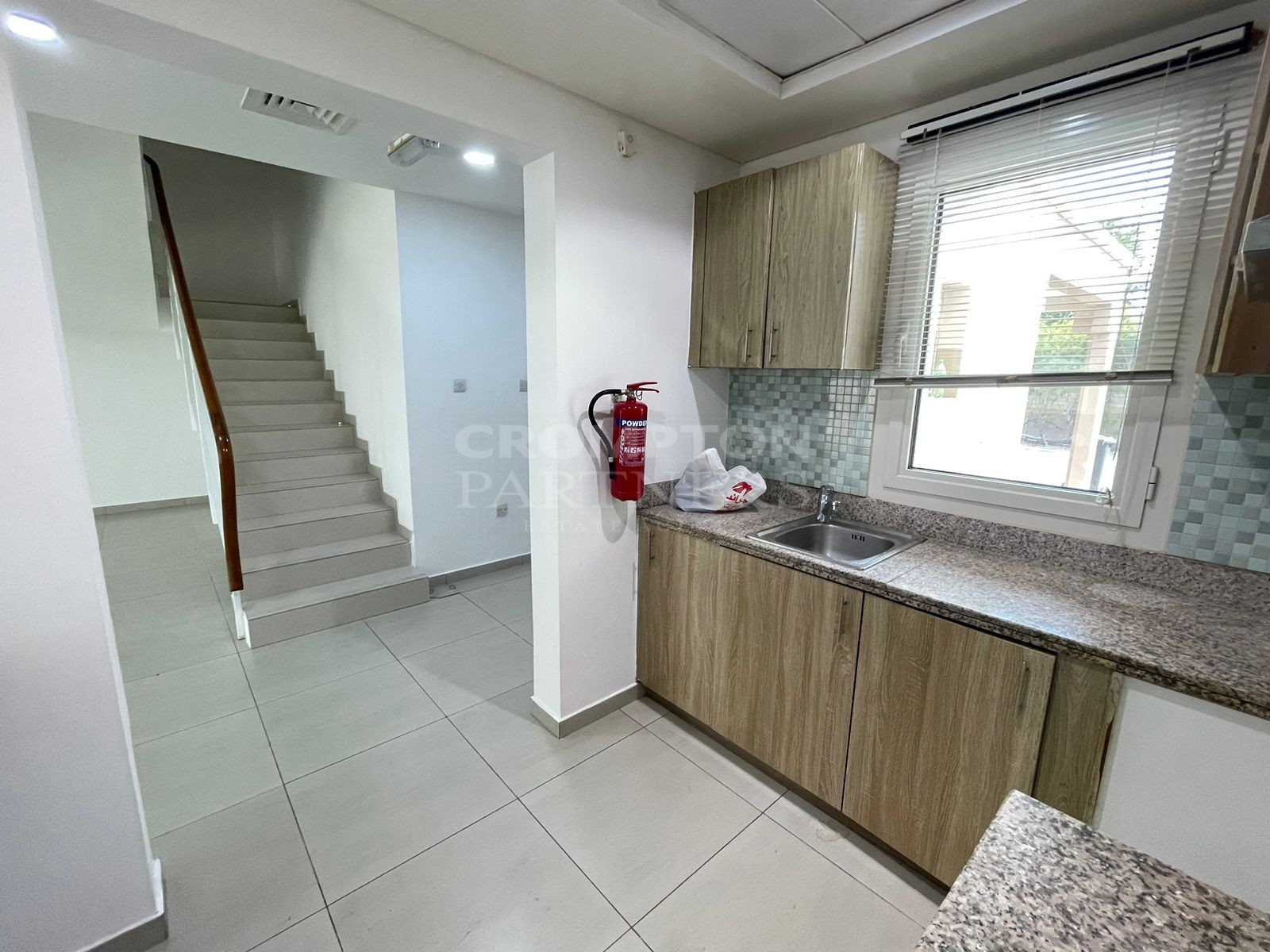 Single Row | Corner | Maids | Study | Vacant - Photo 5