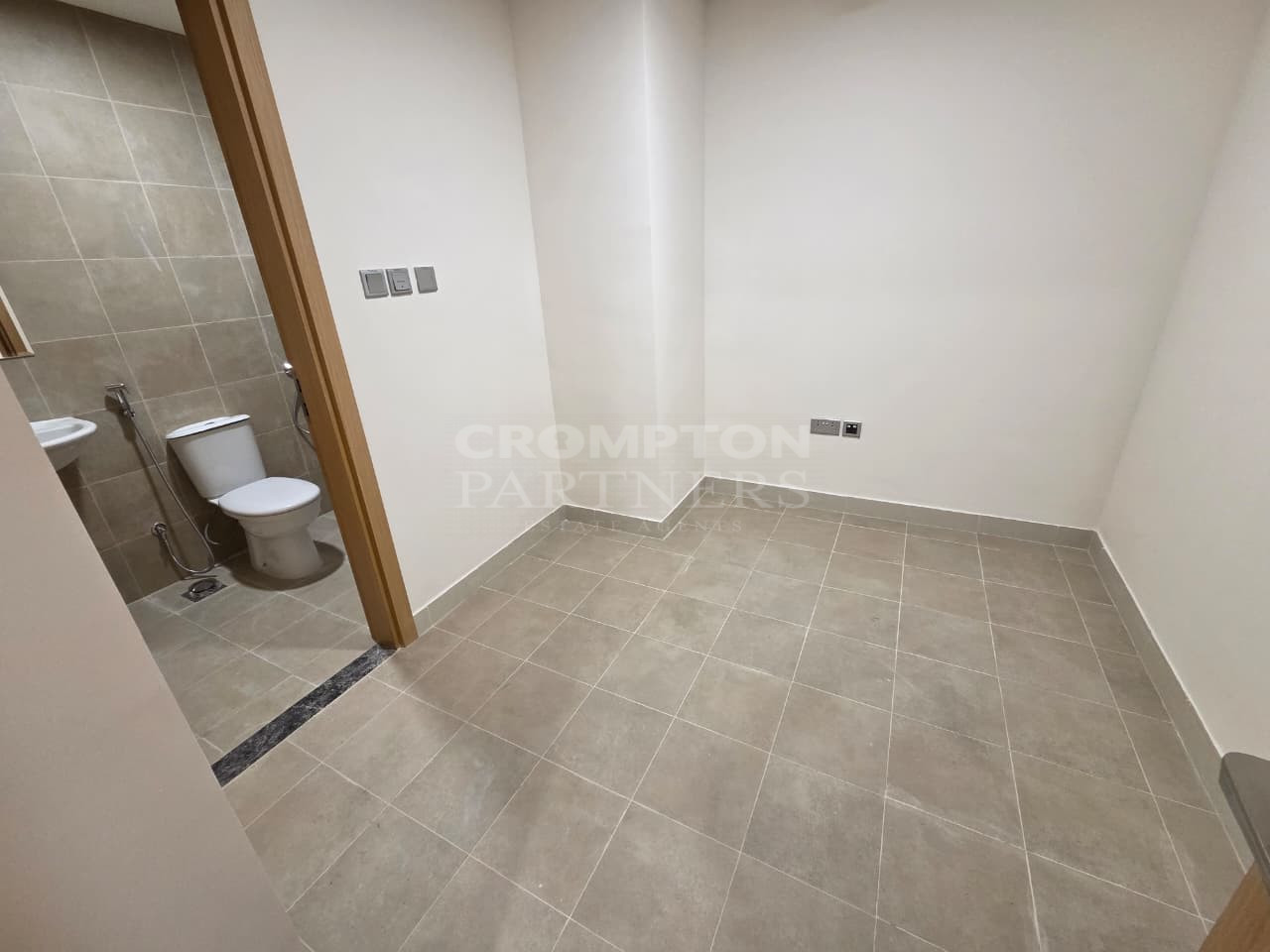 Brand New | Actual Photos | Luxurious Living - Photo 5