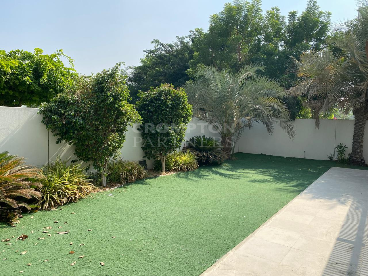 Vacant | Spacious | Well Maintained | Big Plot - Photo 2