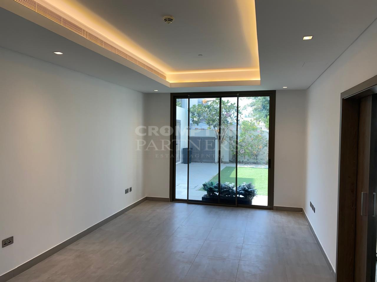 Vacant | Spacious | Well Maintained | Big Plot - Photo 5