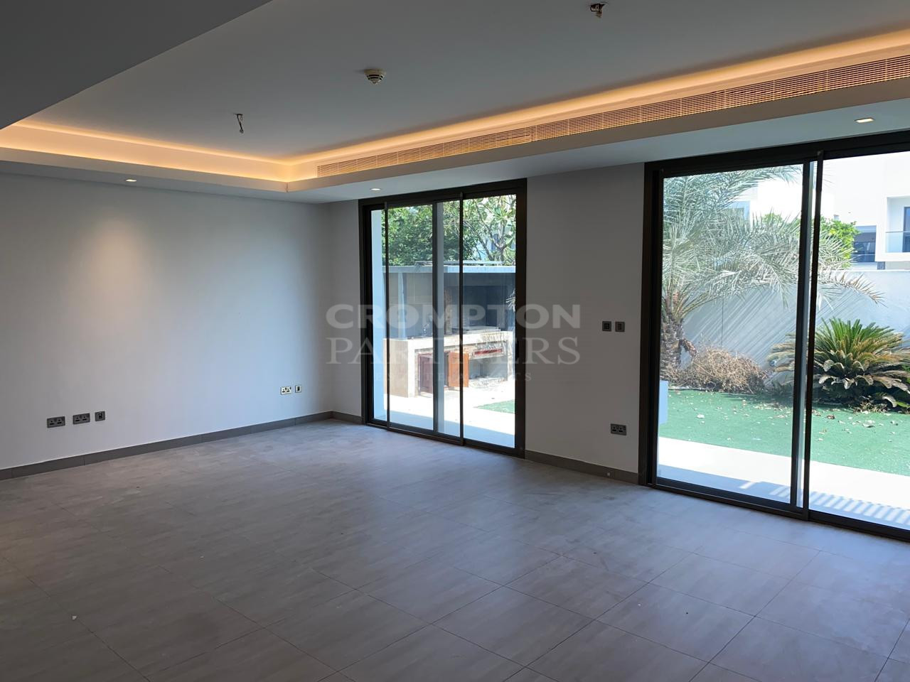 Vacant | Spacious | Well Maintained | Big Plot - Photo 3