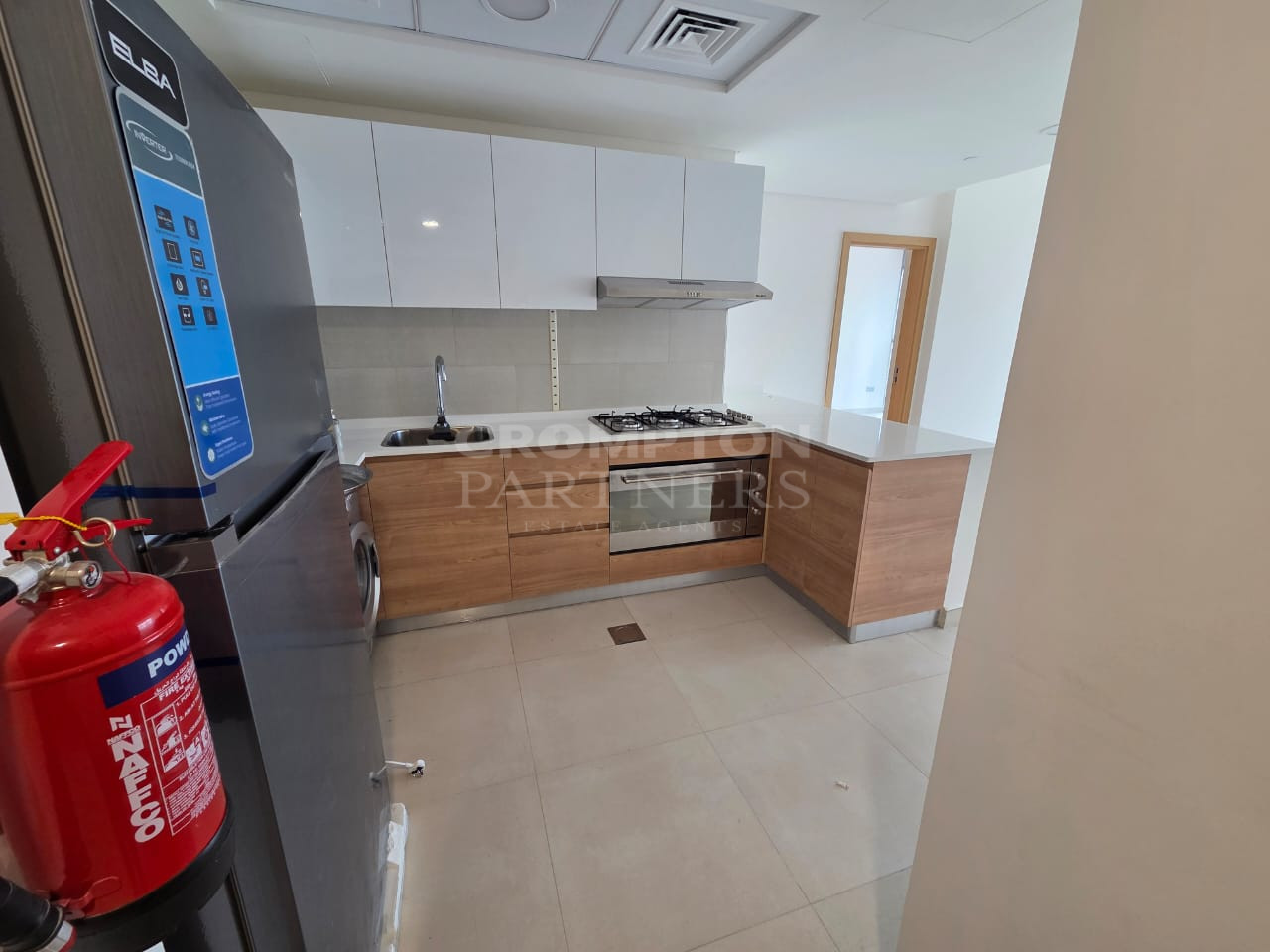 Exceptional | Spacious | Prime Location | Vacant - Photo 5