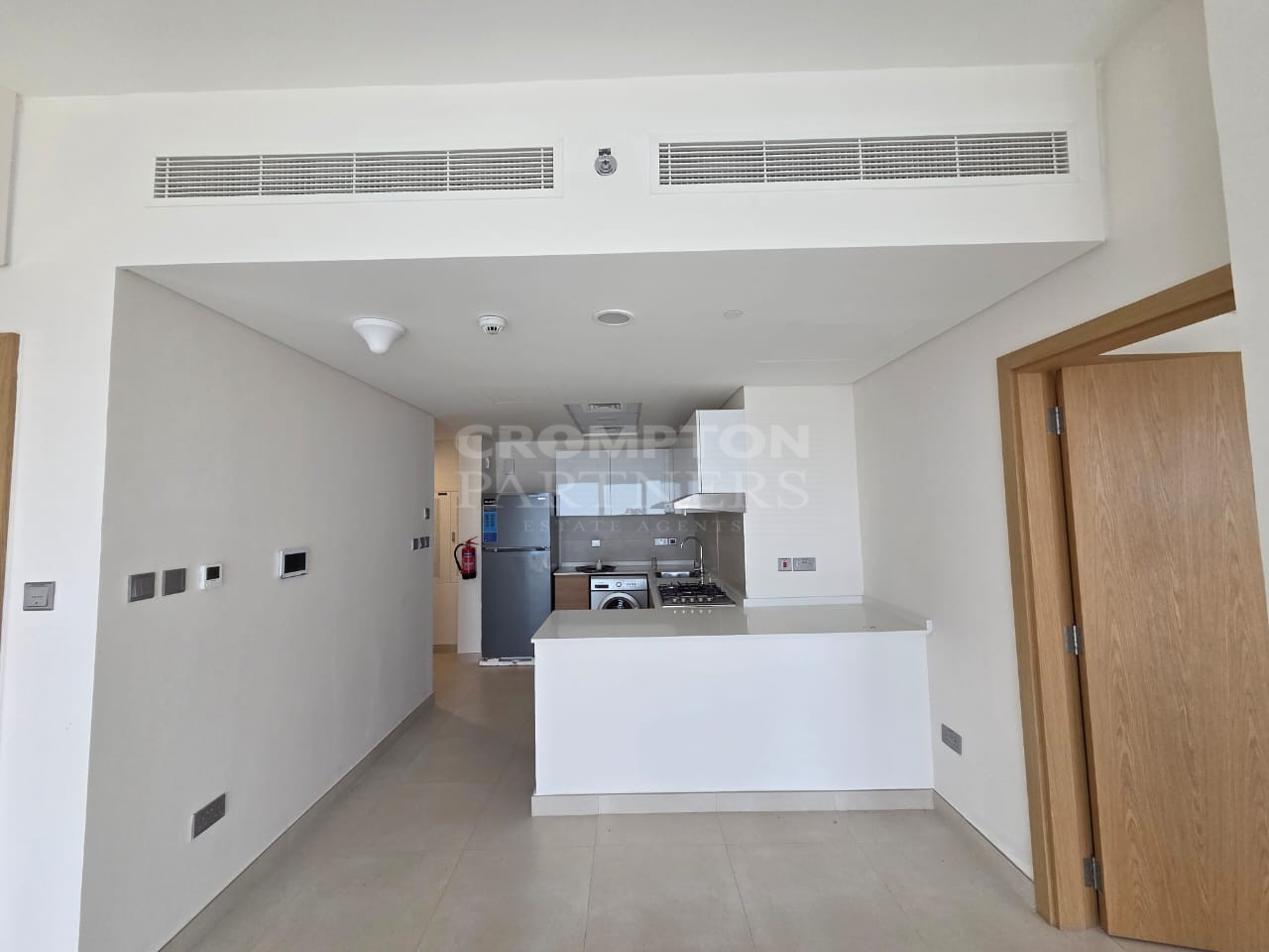 Exceptional | Spacious | Prime Location | Vacant - Photo 2