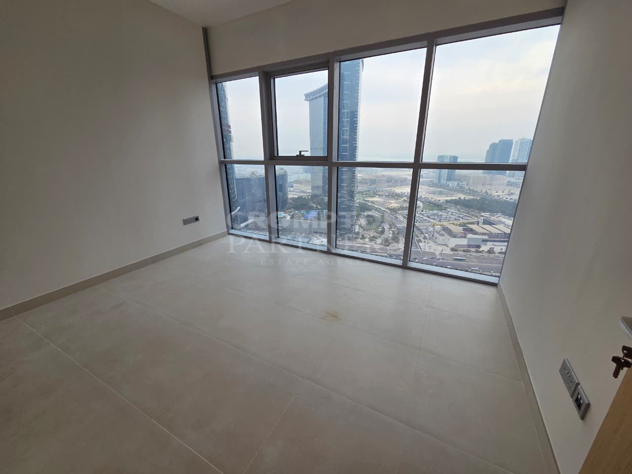 Brand New | Best Amenities | Vacant Now - Photo 5