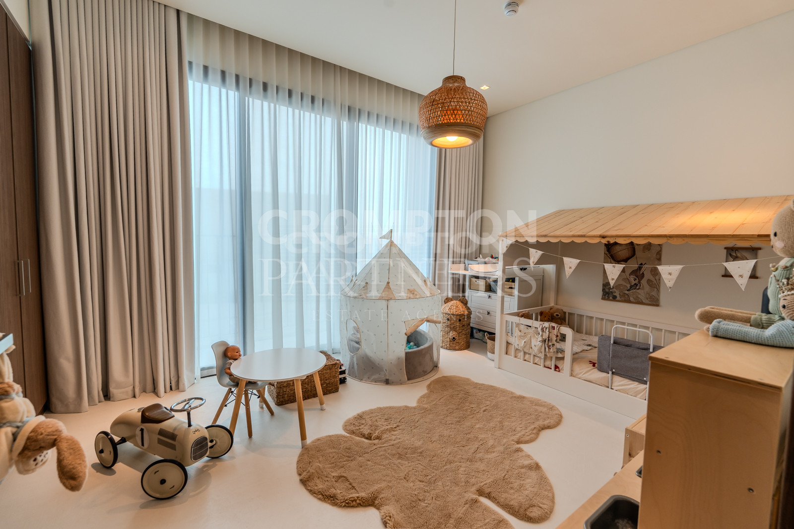 Beautifully Upgraded 2BR Townhouse | Single Row - Photo 5