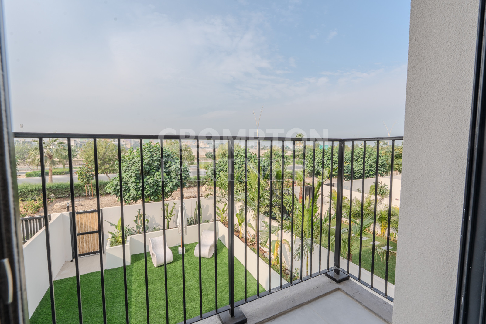 Beautifully Upgraded 2BR Townhouse | Single Row - Photo 2