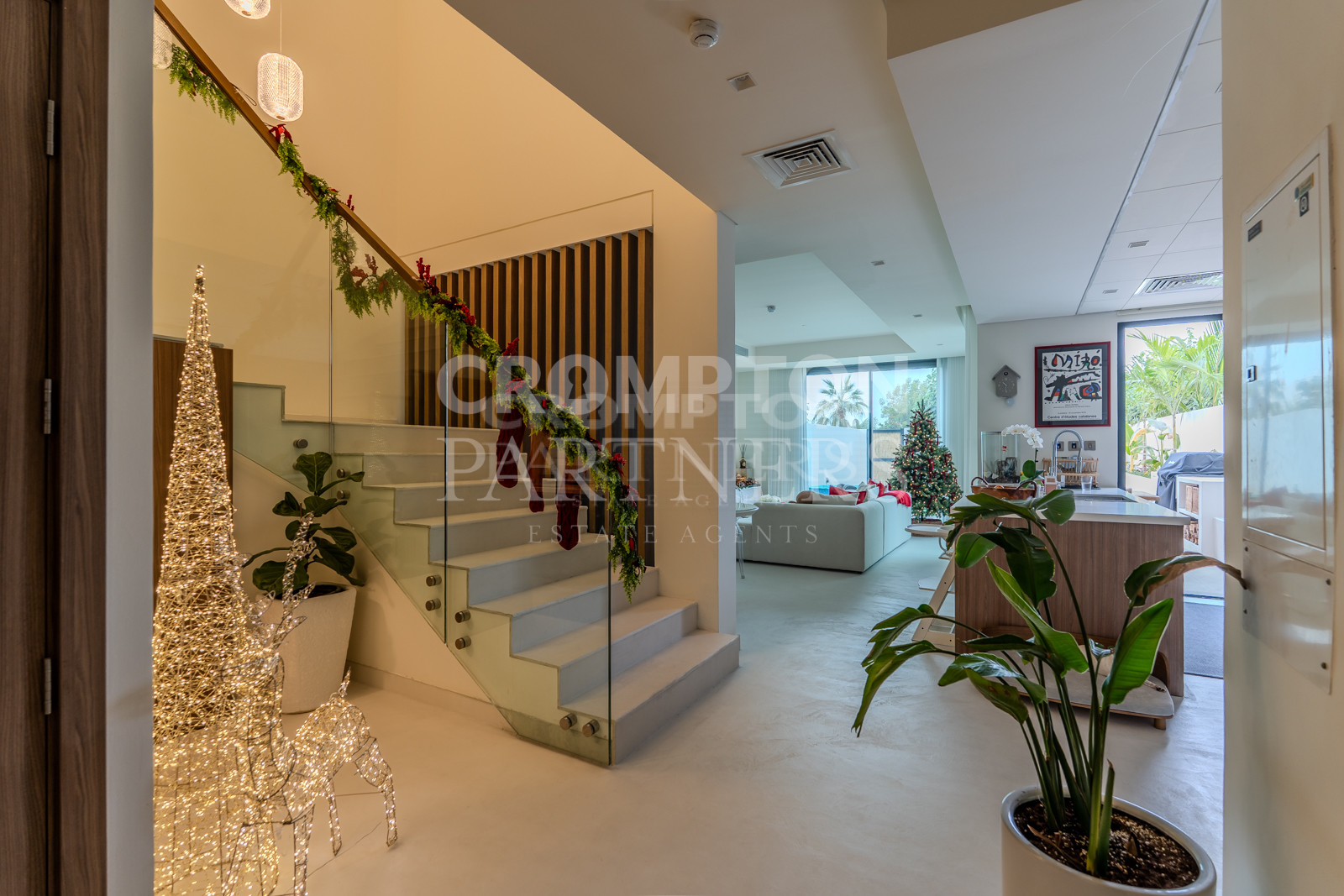Beautifully Upgraded 2BR Townhouse | Single Row