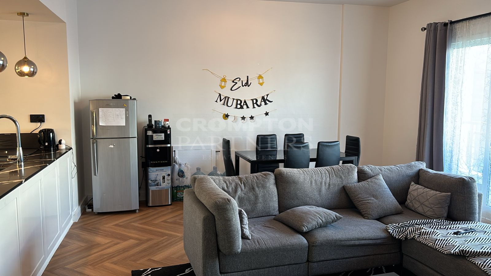 Fully renovated | Spacious | Mid-floor Unit - Photo 2