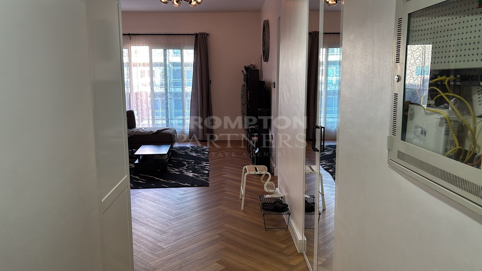 Fully renovated | Spacious | Mid-floor Unit - Photo 5