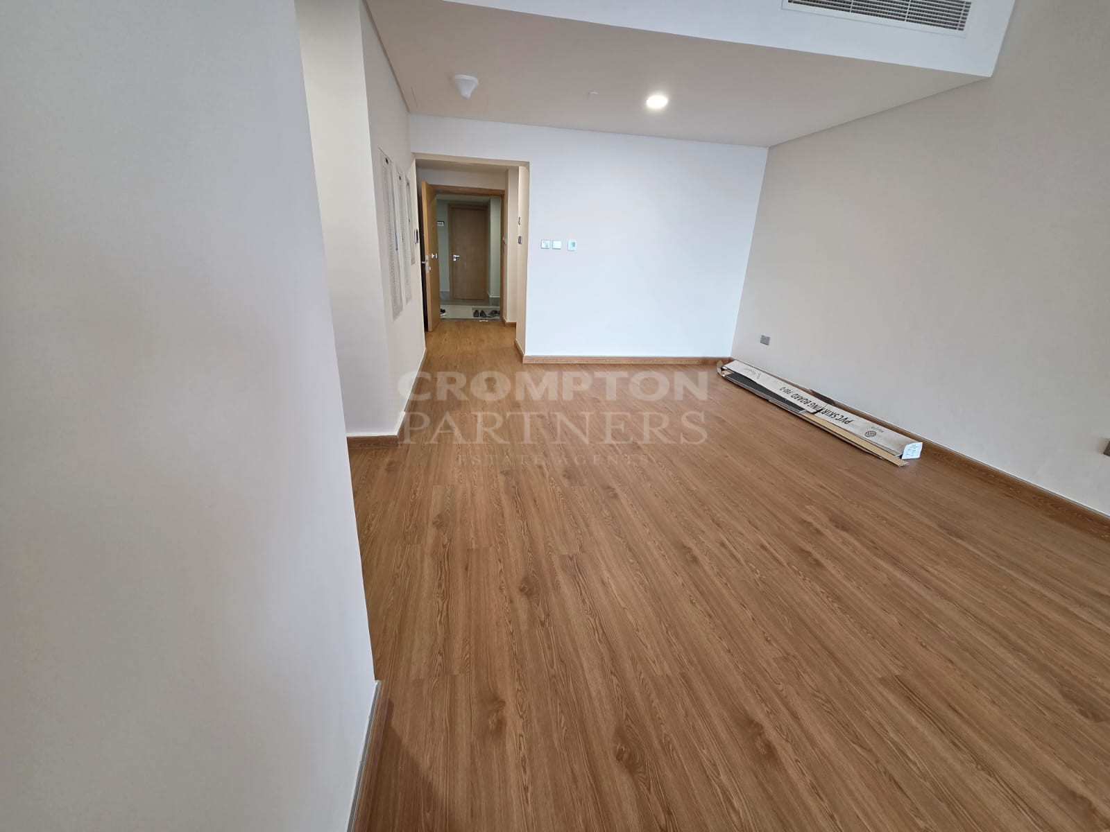 Lavish Living | Prime Location | Vacant - Photo 5