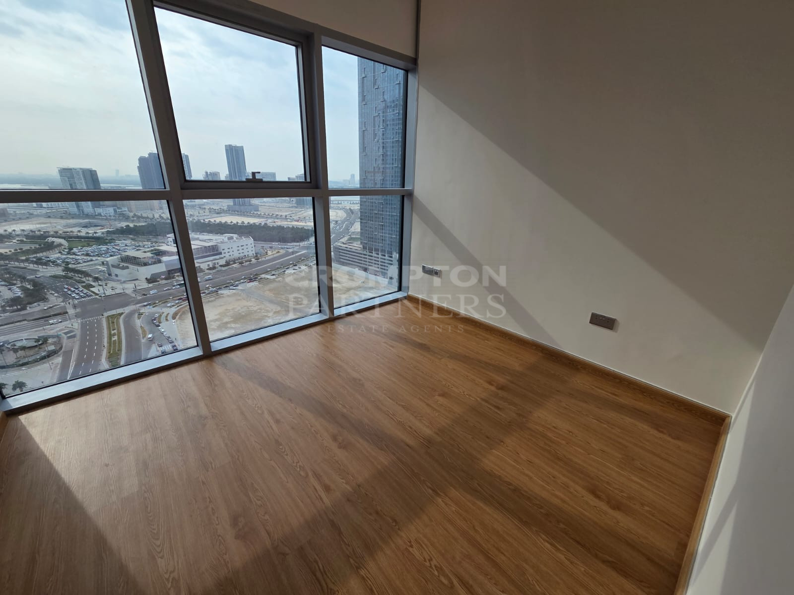 Lavish Living | Prime Location | Vacant - Photo 2