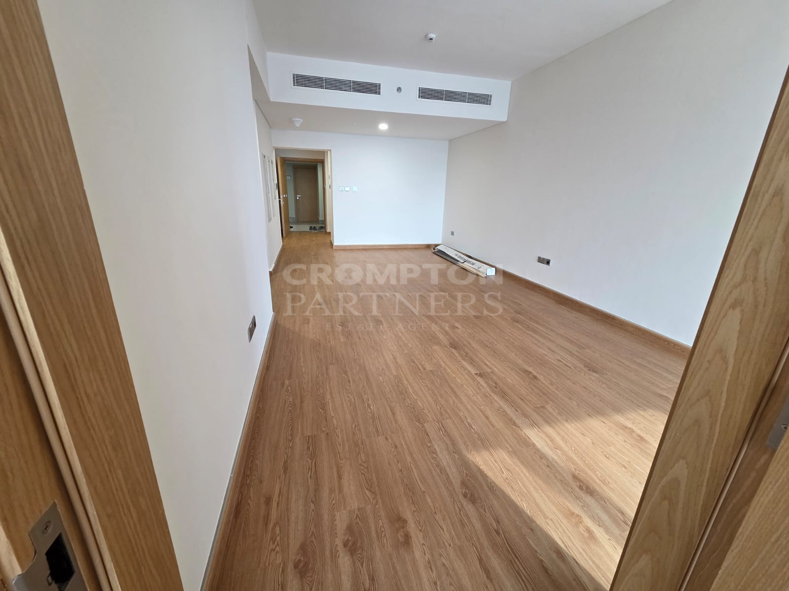 Lavish Living | Prime Location | Vacant - Photo 3