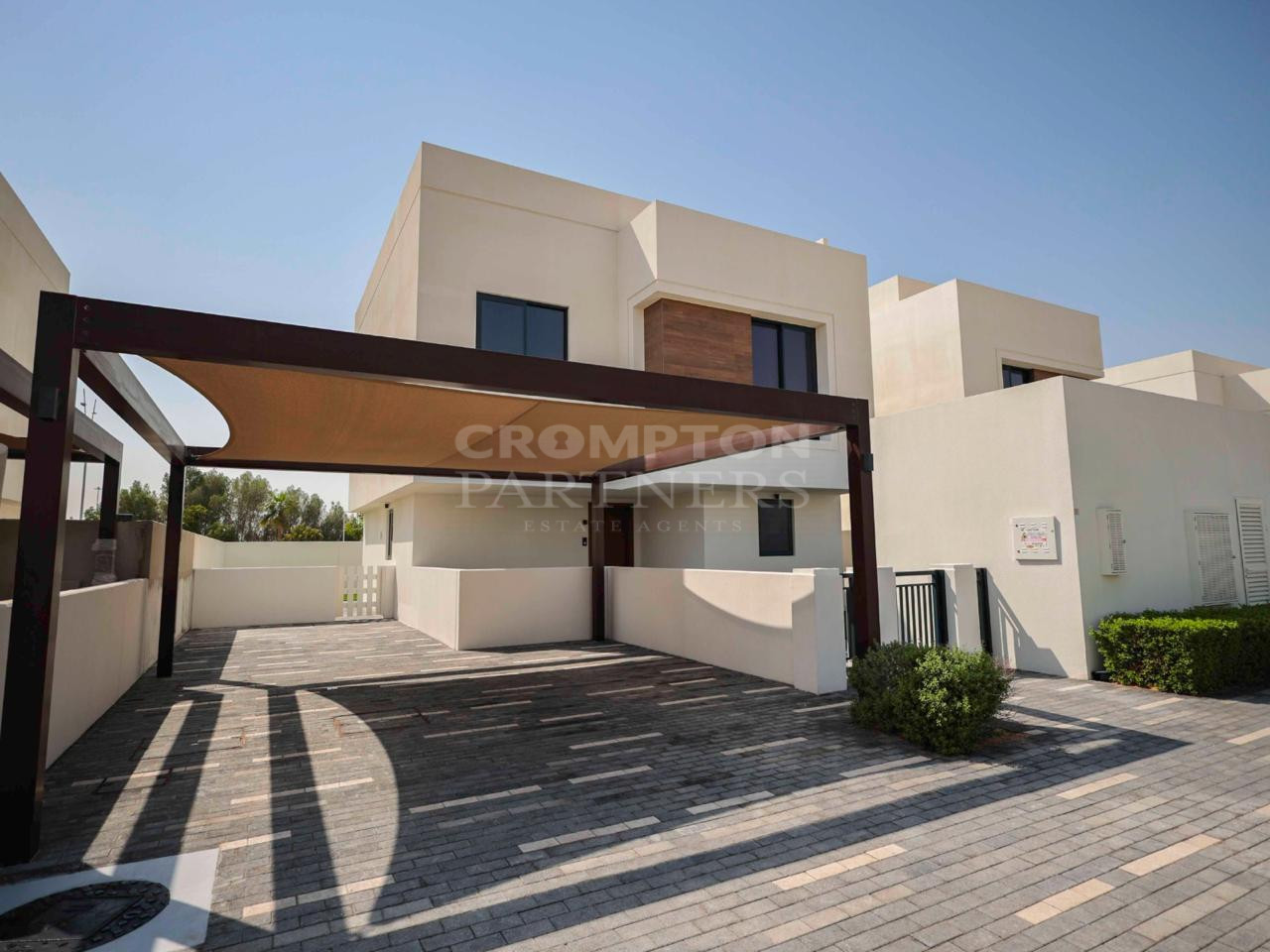 Huge 4BR Villa+Study+Maid Room | Prime Single Row - Photo 2