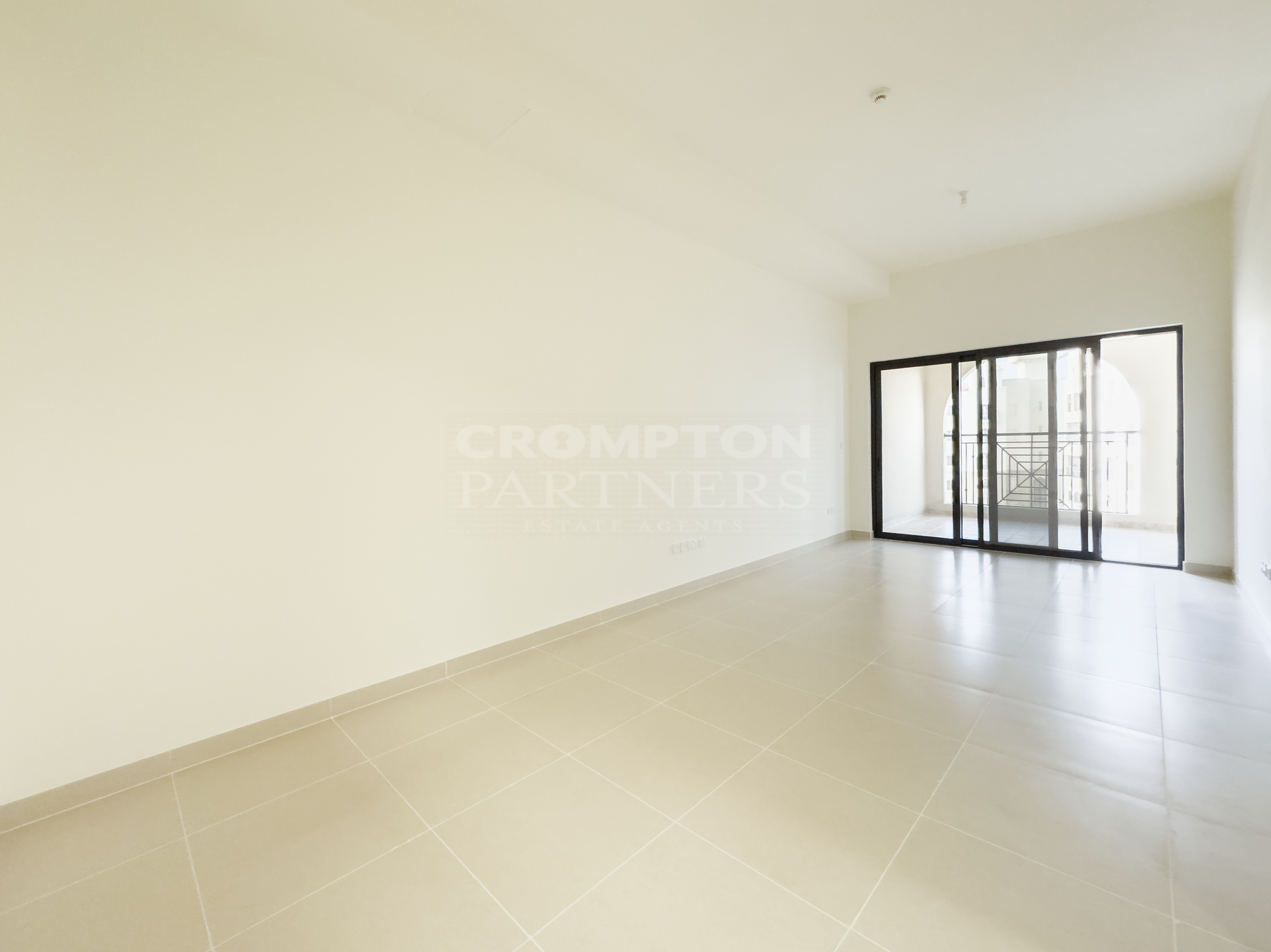 Sea View | Spacious with Maids and Laundry Room - Photo 4