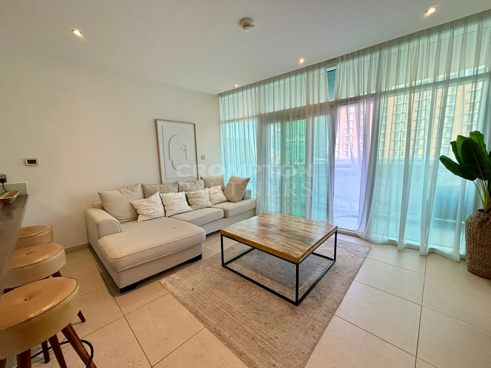 Fully Furnished | Sea View | Well-Maintained - Photo 3