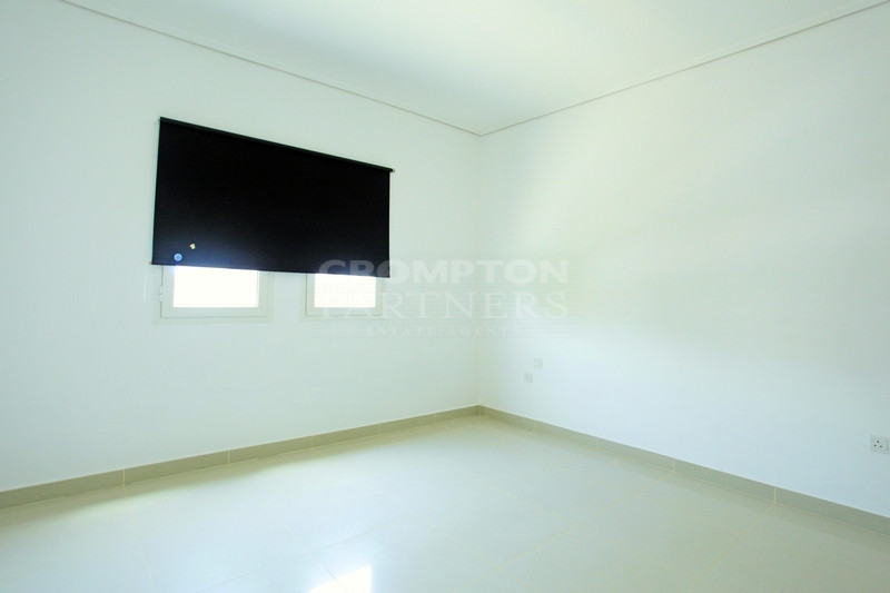 Single Row | Extended Garden | Prime Location - Photo 4