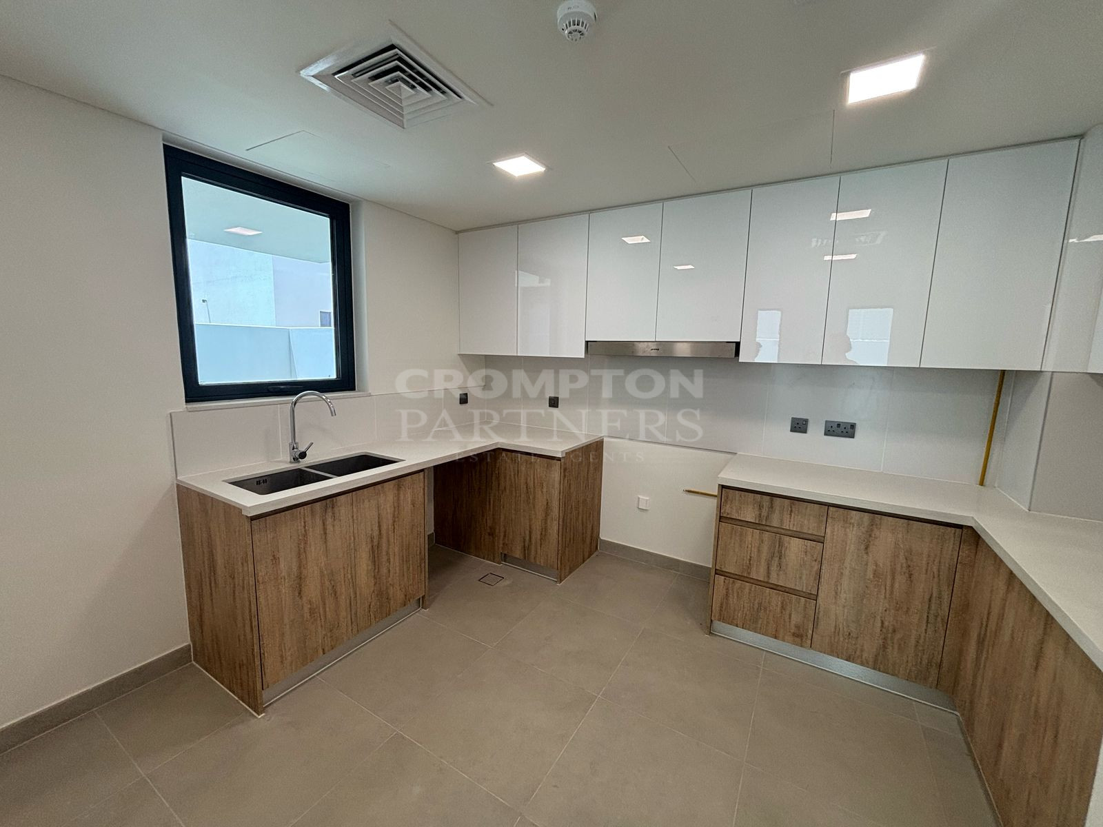 Exceptional | Stand Alone Villa | Single Row - Photo 5