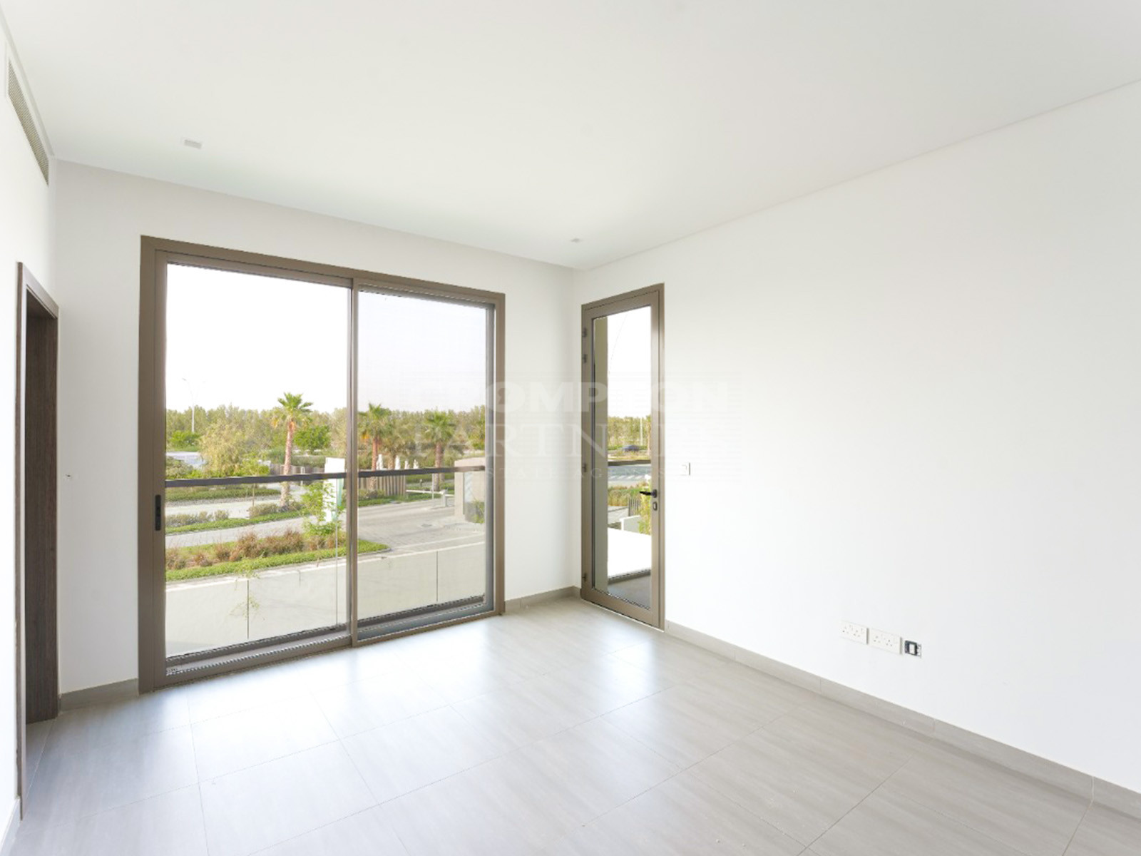 Corner 4BR | Semi-Furnished | Prime Location - Photo 4