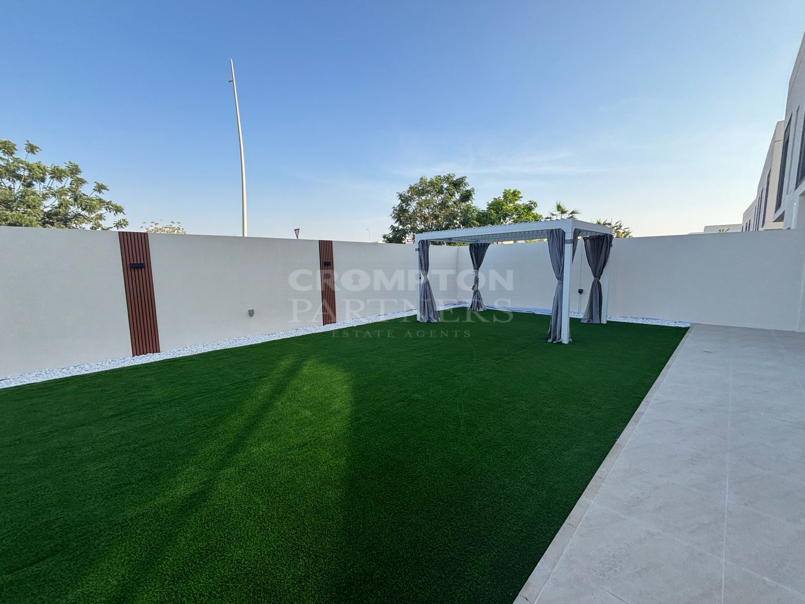 4BR Single Row Duplex | Landscaped Garden |Vacant - Photo 4